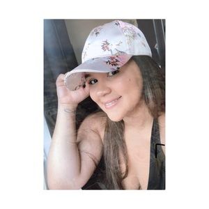 Meet your Posher, Yanelimar